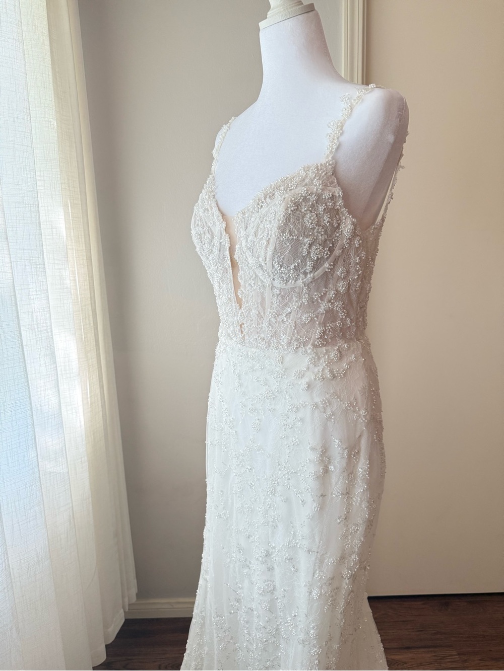 Allure Bridals A1154 Spaghetti Strap Lace Sheath Wedding Dress Size 10 Sample - Picture 5 of 11